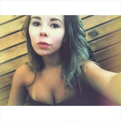 Alessandra Mello, 19 anos. Futura estilista .