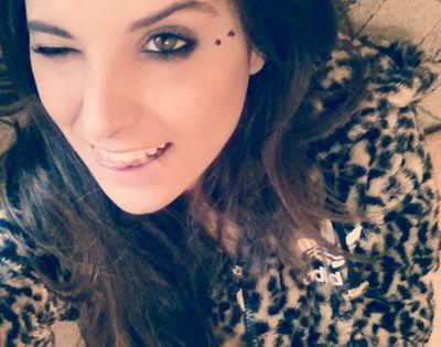 Isaagaarciia's profile picture. Love me like you do. VIII.IX.XII.