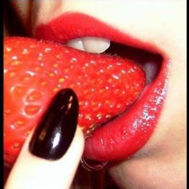 tentatricedolce's profile picture. Amante del sesso e della trasgressione, scrivo racconti erotici VERI. Se volete leggerli, li trovate qui: https://t.co/lzCvOwlSgu