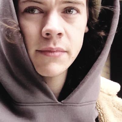 please follow @jawdropharry thankyou !!!!