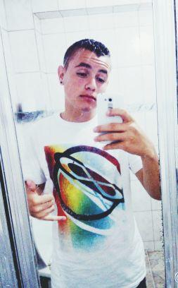 we93327687's profile picture. De amor eu to suave