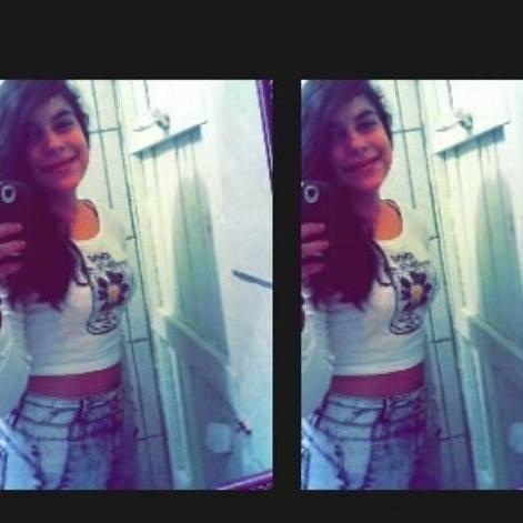 Hola ... Soy gemela, mi hermana se llama Georgina Cortés, Soy de Costa Rica, Amo a One Direction y Justin Bieber :)