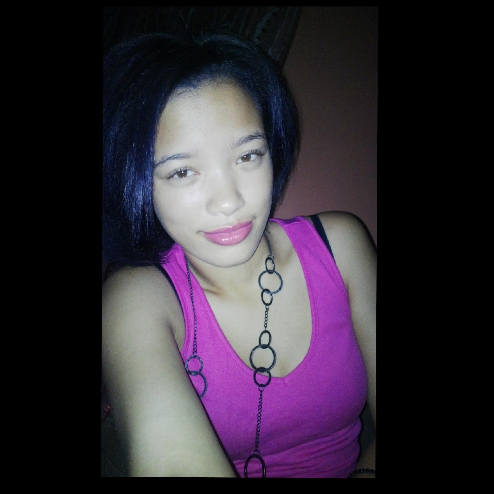 I'm a down to Earth lady with a permanent smile on my face. ☺  ♥Jesus Christ♥ #StayYoung #YOLO #Belieber :) R.I.P. Ma♡ *♥20/09/2013♥* #ForeverAndAlways♡