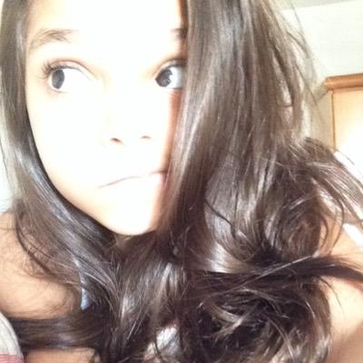 beatriz_bvc's profile picture. I love Paramore and blue!