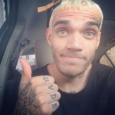 Quando mentes se abrem, portas se abrem.✌ Eu vou de Marte até a lua por vocês ∆ 777