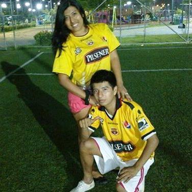 Estoy keriendo  a una personita k se a convertido en muy importante y  especial para mii.
Tekiero mucho BeBe_Bonita.!!