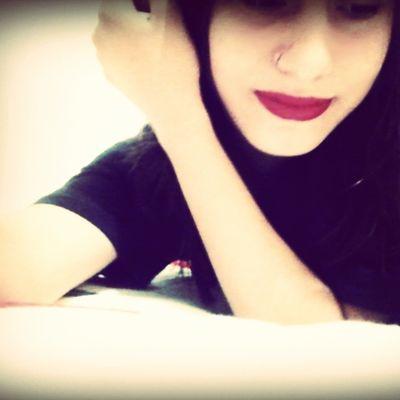 Namorando ♥ 
Cianorte-PR
14 Anos

Que ironia havia uma guerra dentro dela e ela sorria