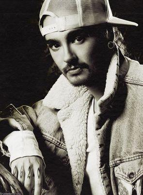 KelyKaulitz's profile picture. kings of suburbia & Run run run & who loves you & girl got a gun facebook kely_@aliens.com.mx/Los angeles/alien girl http://t.co/6z86MwFuwn