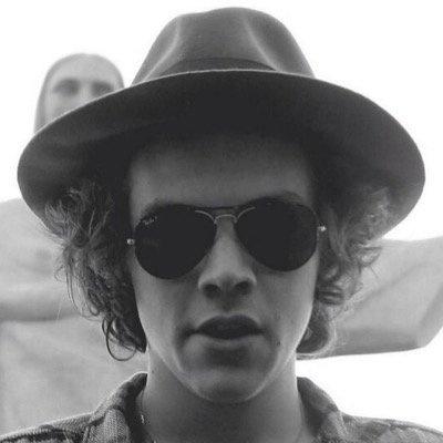 GO FOLLOW @infimedrogue PLEASE ILYSM