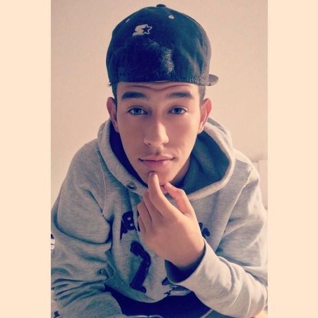MEU DEDO PRAS CAMERAS  !!! -'-