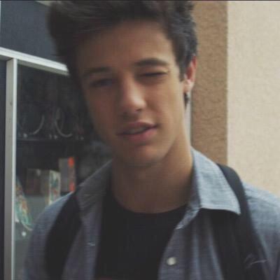 please follow @dallaslame because she gave you a free follow! she follows back ayy