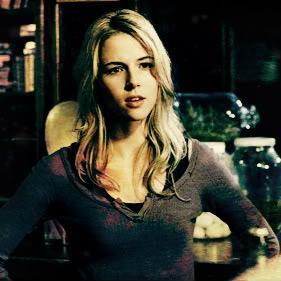 Hunter||New student at BHHS || I'm a walking travesty, but I'm smiling at everything || You don't think I'm a little twisted, too? || Sister:@fragilebeaut