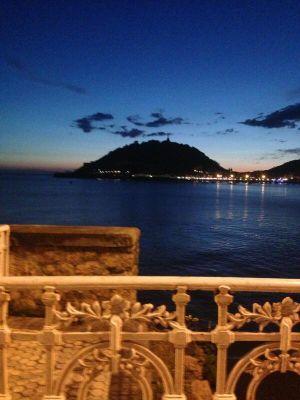 hellalaburu's profile picture. 