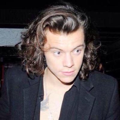 hi! @jolIyhes gave you a free follow, so please follow her back! thanks and ily