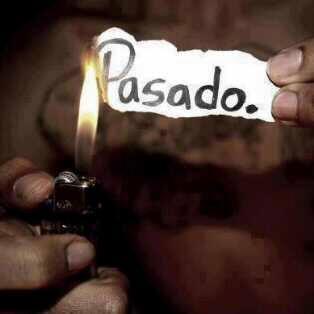 Una mujer no necesita mostrar sus pechos ni usar minifaldas para conquistar a un hombre hay algo que se llama encanto y personalidad