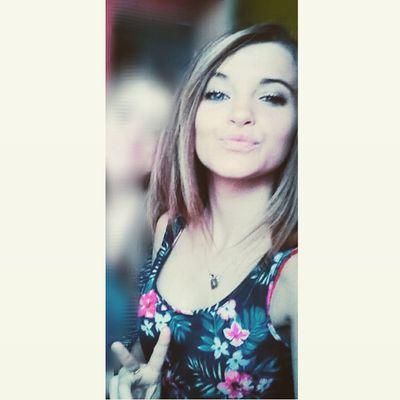 OceanePalvadeau's profile picture. est ce que noël va etre le meilleure de toute ma vie?                  je l'espère