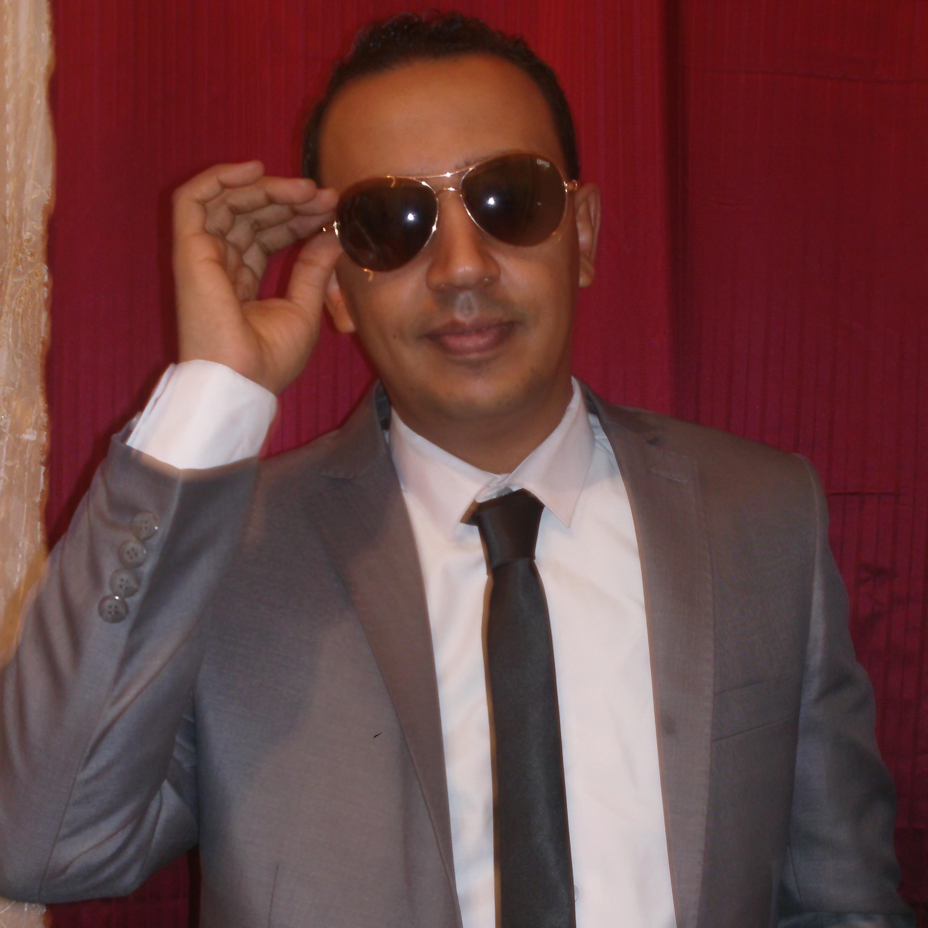‏محامى حر
