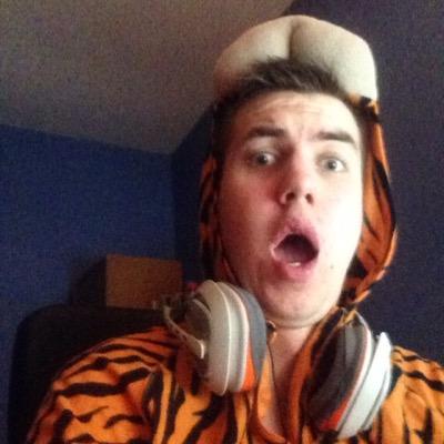 Competitive cod player for Absence Gaming GT- Absence hype