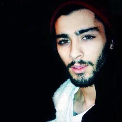 hi, it's a free follow but can you follow @fxckingmemories and @waitintomeetyou and ask them for a fb pls?