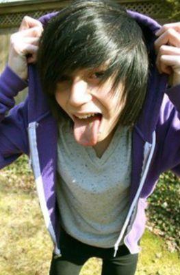 Hi I'm a boy called Alex I'm 17 years and I'm gay. I don't socialize much or sleep and @broken_klljoy is my boyfriend and @leolovesdick is my kitty	 RP