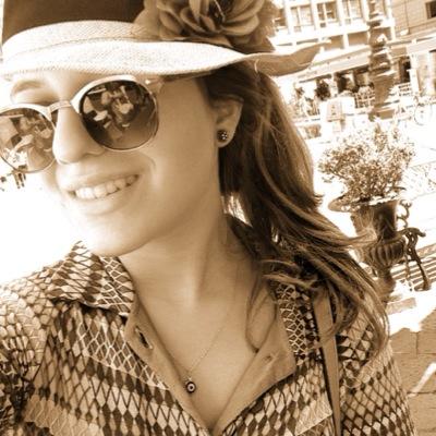 _karolaraujo_'s profile picture. Take chances!! The meaning of life is to give life a meaning!