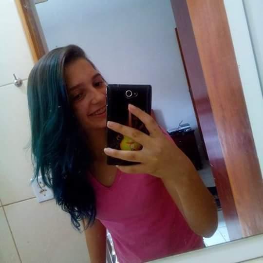 jamais derrame lágrimas por alguém que nunca deu valor a teu sorriso.