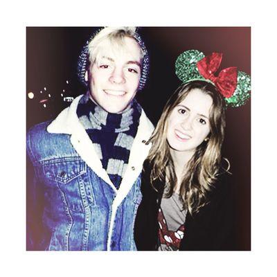i post my favorite raura pictures and if you like them too,feel free to retweet :)