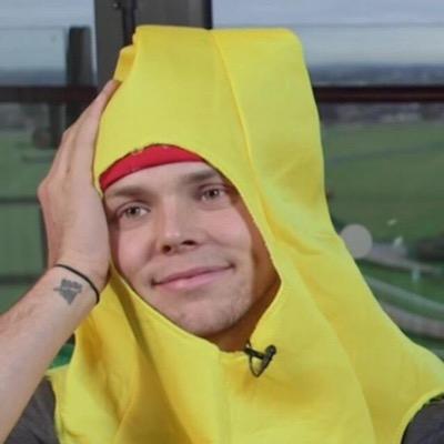 please follow @halseysvlut thank you so much for even reading this (sorry if you already follow it)