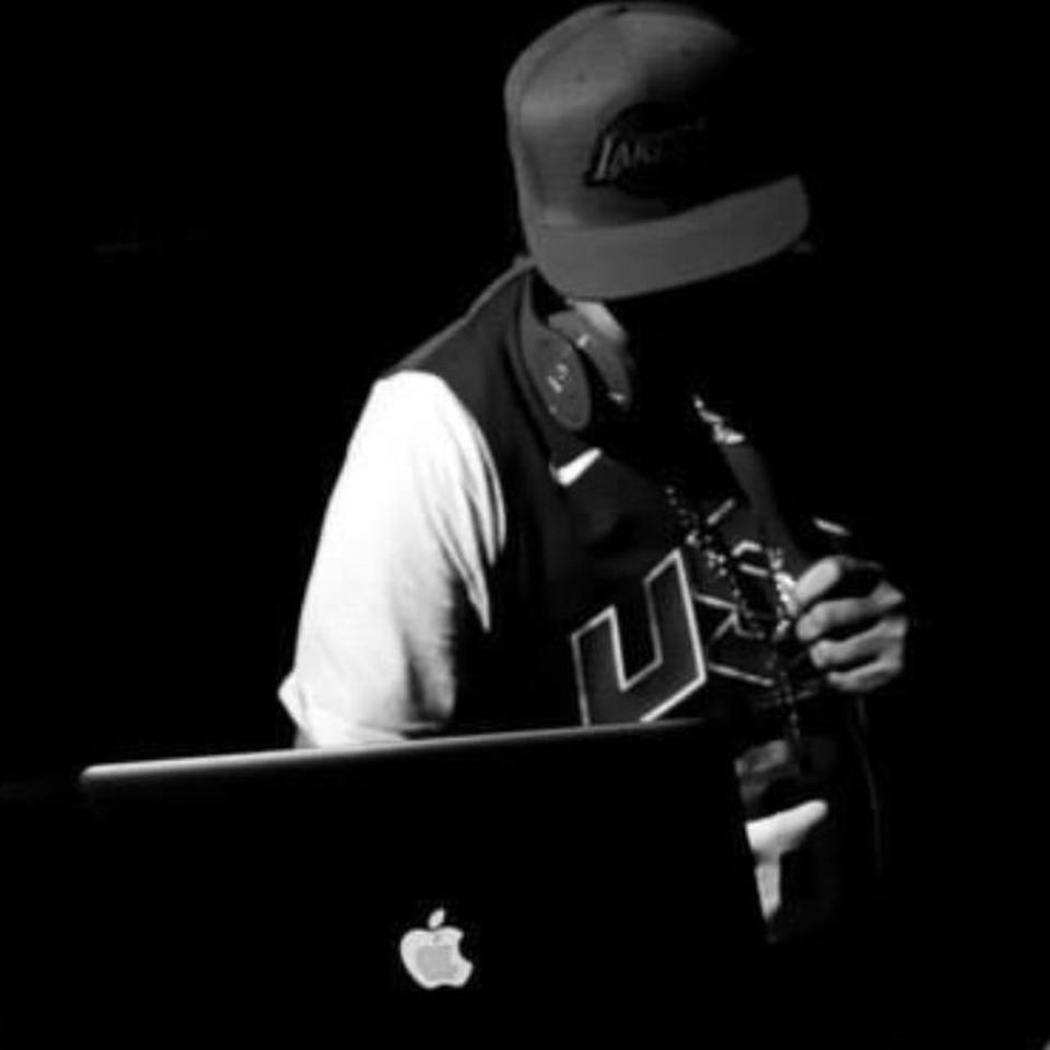 DJ  PROFISSONAL   HIP HOP  BLACK MUSIC  POP   UNDERGOUND  RNB