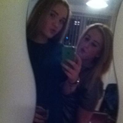 Manchester
16
Follow me I follow back:* 
Snapchat - chloe_storey1
Instagram - chloe_storey14