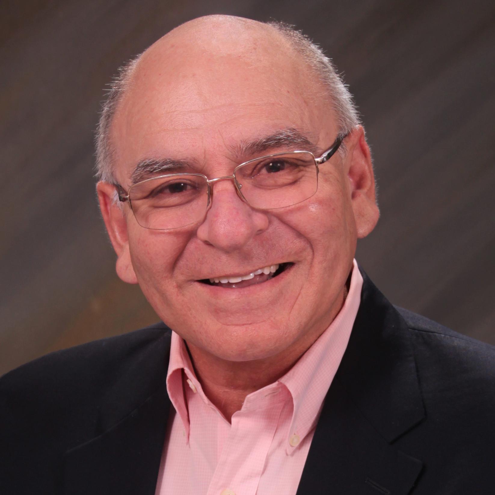 Claretiano Espiritu Santo.
Pennsylvania State University. University of Wales. Director Torneos Challengers ATP.