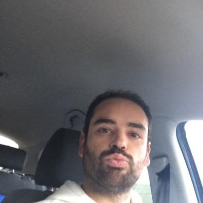 Ex jugador del Racing de Santander, Santurtzi, Tropezón, Rayo Cantabria, Laredo y UD Samano. Actualmente coordinador del futbol base de la UD Samano.