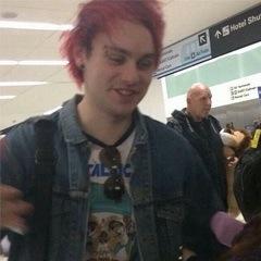i hope you dont find this annoying im really sorry - @HEAVENLYMASHTON
