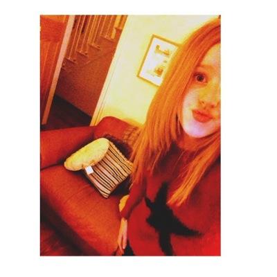 Nia Reynolds•I love doing nails•I love doing makeup and I love doing mine and others hair follow my account on instagram @beauty_nails_hair_makeup_
