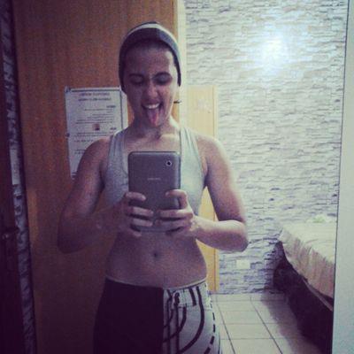 Take me I'm alive
Never was a girl with a wicked mind
But everything looks better when the sun goes down