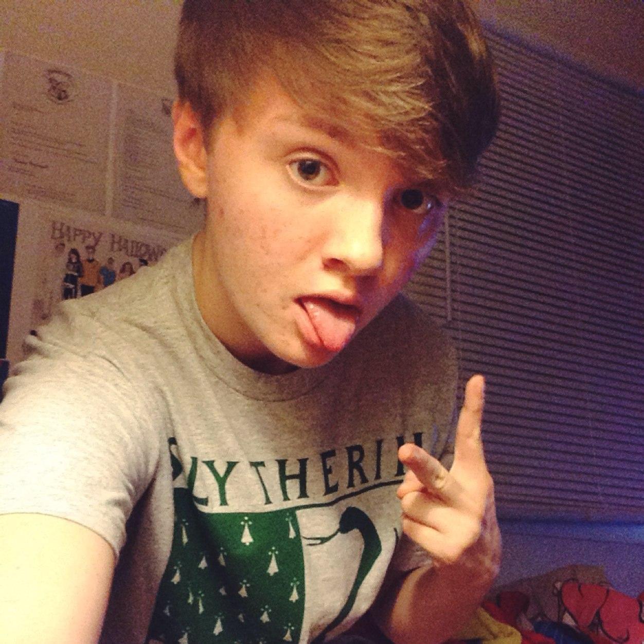 Jeydon • Hella gay • Connor Franta and Troye Sivan are my OTP