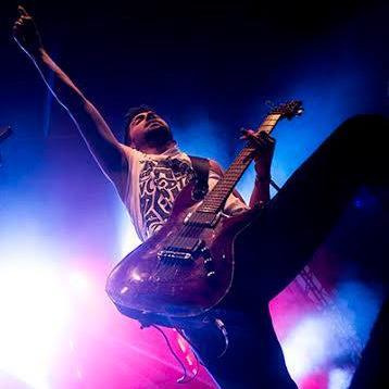 Guitarrista en @farnhate. Guitarrista en @lasagabuster.