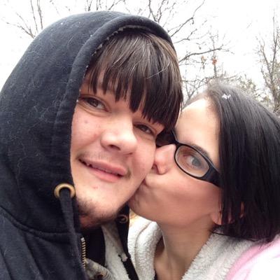 im Danielle and im married to the most amazing man on earth!!! I love you dylan