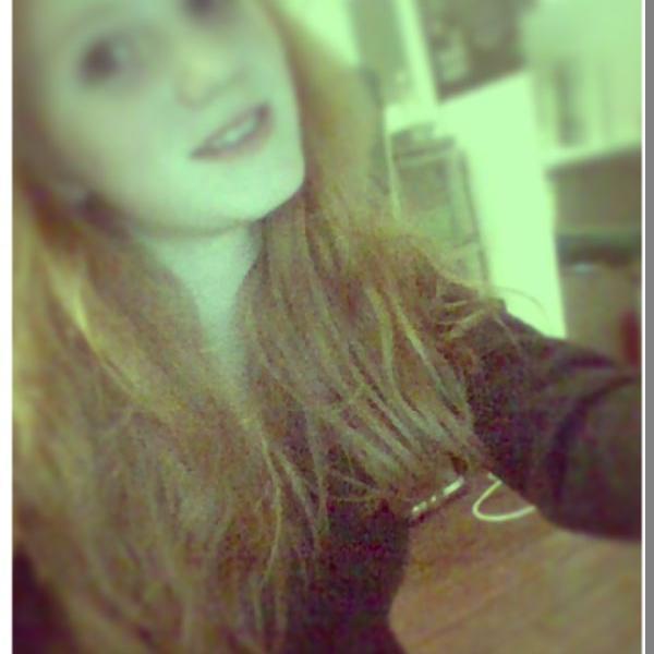 IsaWeebz's profile picture. 