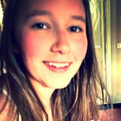 vickybez98's profile picture. 