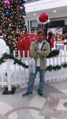 BotzocOscar's profile picture. Feliz. navidad