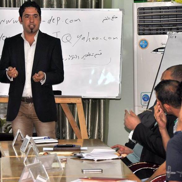خلقنا بشراً اسمرنا وابيضنا لاننتمي لشيء لا دين ولا وطن ولامذهب فنحن لا نختار الاشياء بل نكون على مانجد عليه اهلنا حرر عقلك من عفونة فكرة انك افضل من الجميع