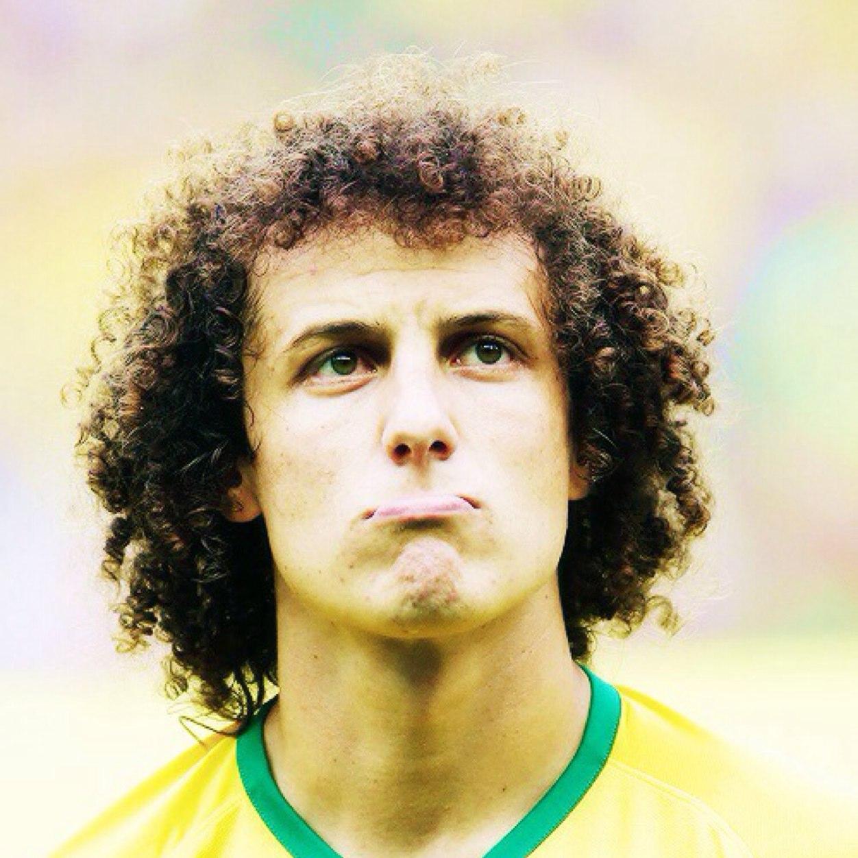 Fã do César Cielo que está escrevendo sobre David Luiz. Fanfic: Fly is not dangerous. Outro user: @ccielofc