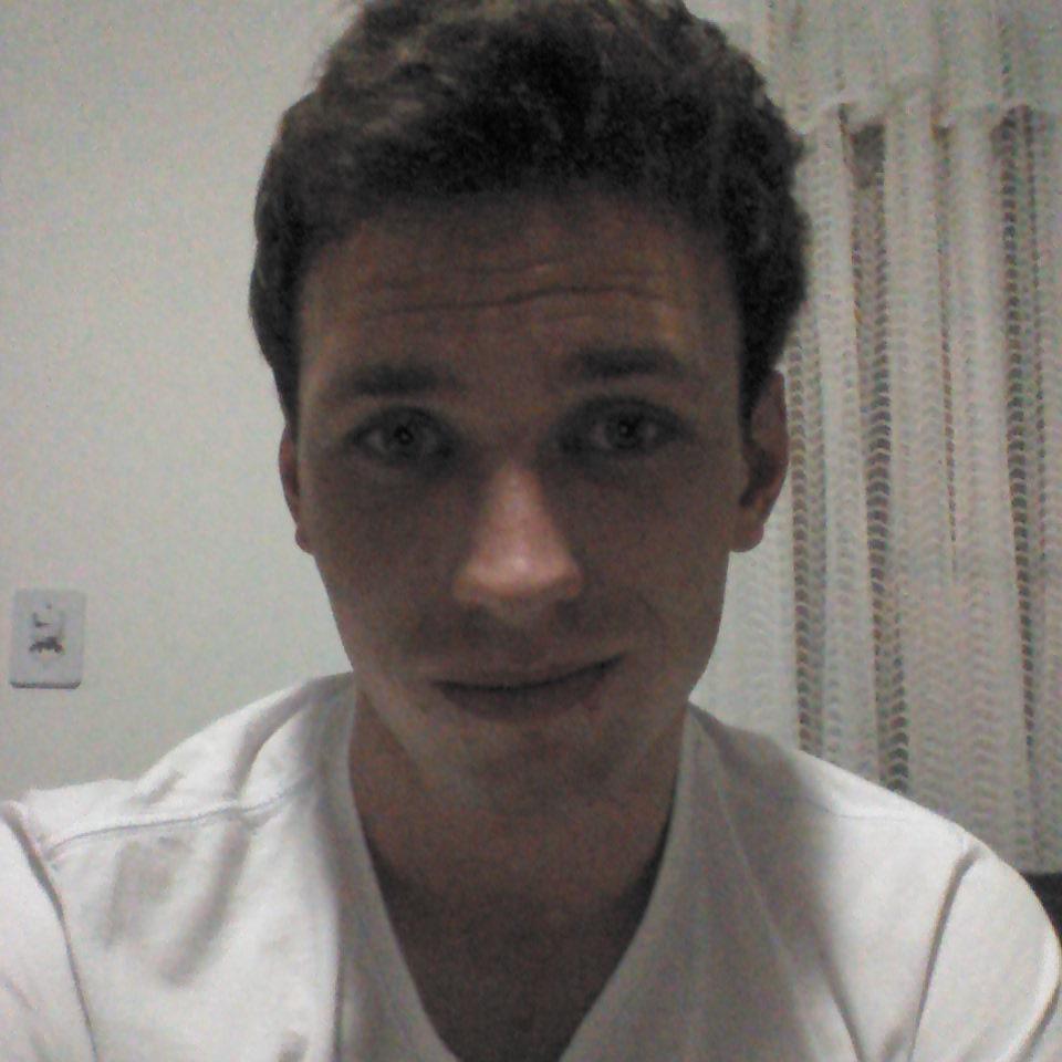 Os versos seus, tão meus que peço, nos versos meus, tão seus que esperem, que os aceite...
 ♪ ♪ ♪ ♪ ♪ ♪ ♪ ♪ ♪ ♪ ♪ ♪ ♪
