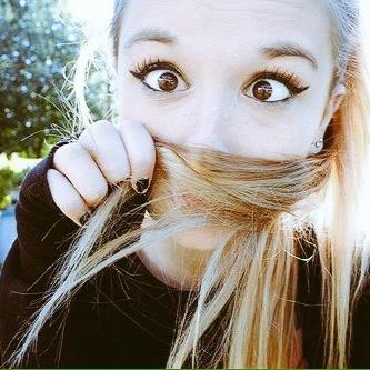 im a christain 
i love my family✨✨
fashion is my life
please follow my 2nd twitter @winterbby11