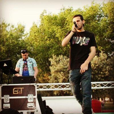 Buscando mi lugar como un teléfono en la guía / Toda la información sobre mi música aquí @Neissel_AS