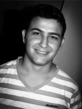 Trabalho com publicidade a 4 anos, sou apaixonado por comunicação. Visite meu blog http://t.co/jItOIVTP0K 
Grande abraço