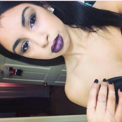 ZakiyaaBarbie Profile Picture