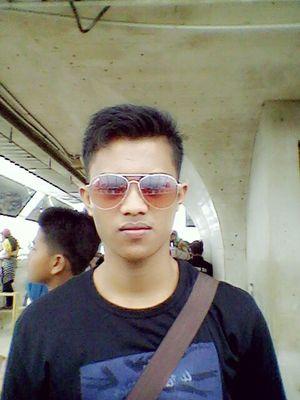 pria sederhana