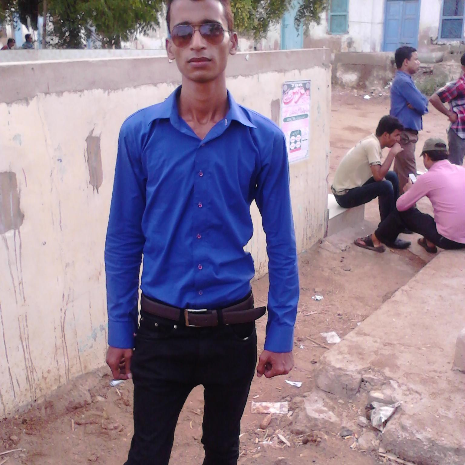 amirk1008's profile picture. 